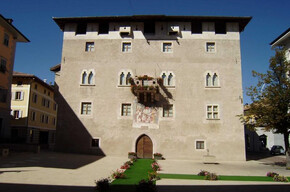 mostra palazzo assessorile cles 