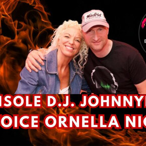 Let's dance with JHONNYB and Ornella Nicolini: discodance from the 80s and 90s and hits from the latest disco seasons.