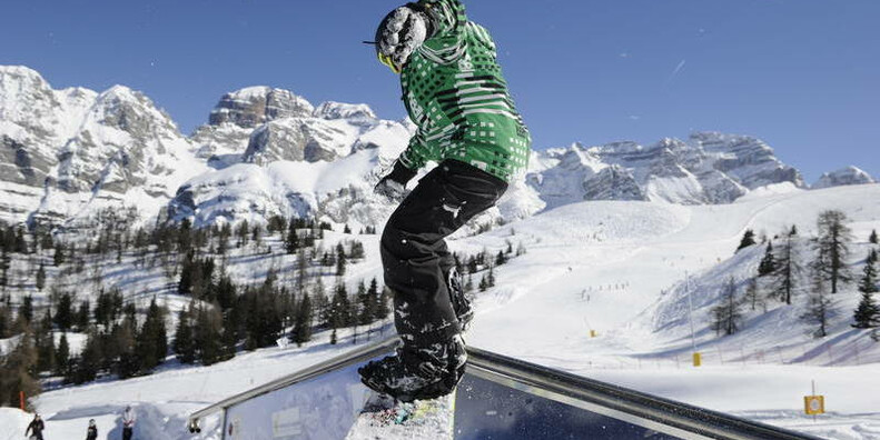 Madonna di Campiglio i Pinzolo: snowparki u stóp Dolomitów Brenta