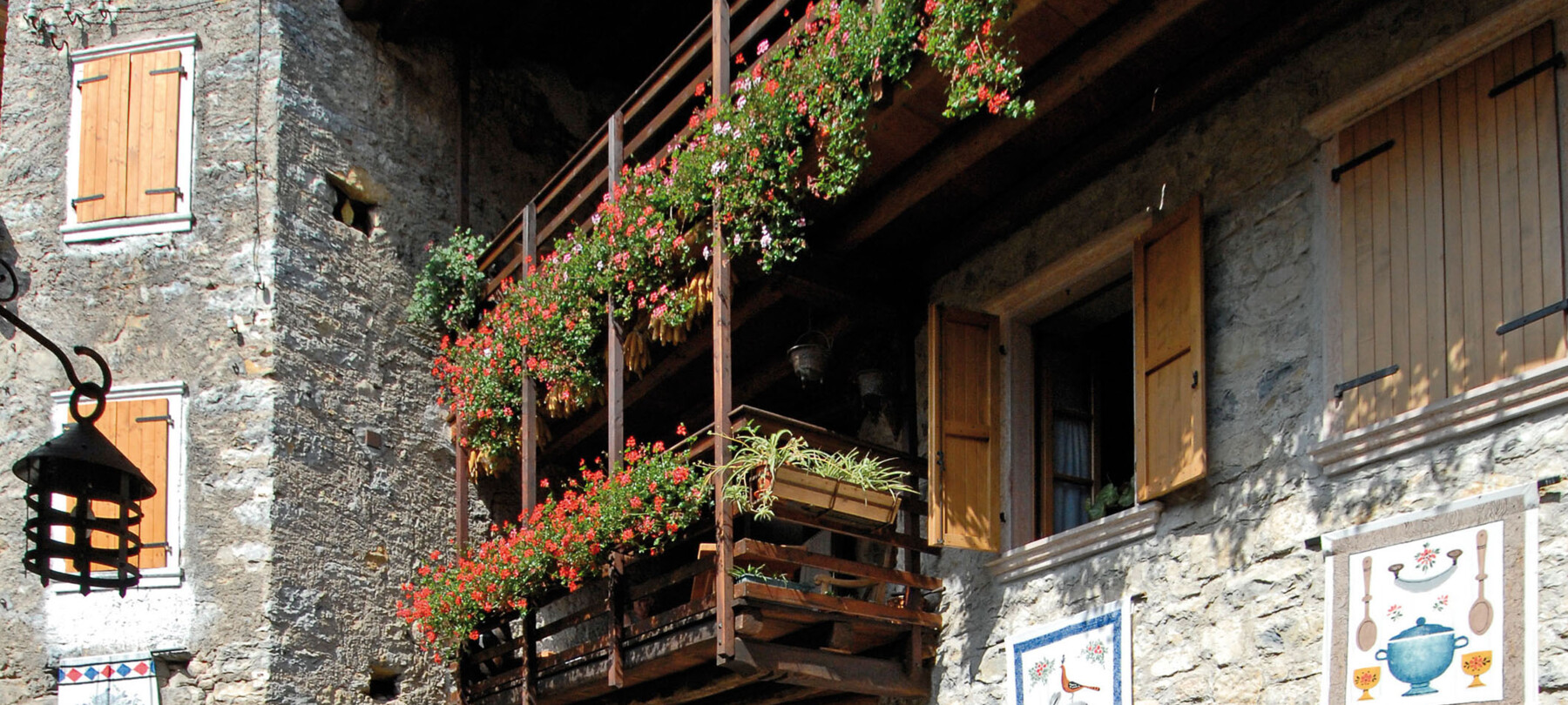 Schon Pläne für das Wochenende? Wie Wäre es mit einem Ausflug ins mittelalterliche Dorf Canale di Tenno?