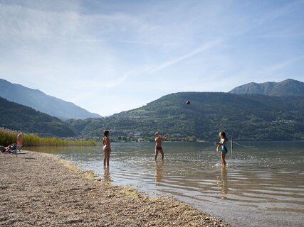 Alta Valsugana - Lago di Caldonazzo - Bambini giocano