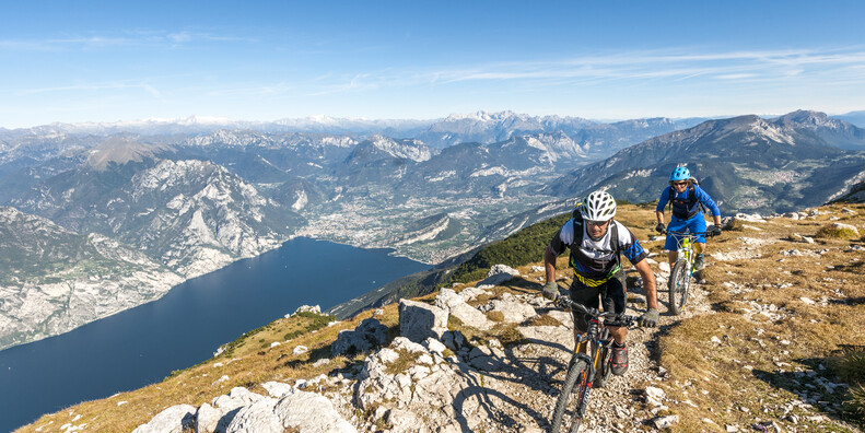 Alto Garda - Monte Baldo - Altissimo - Ciclisti in Mountain bike