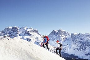PODĄŻAJĄC ZIMOWYM SZLAKIEM