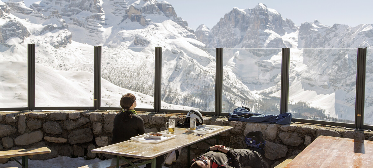 Sluneční terasa, koupání v horských úkrytech, relaxovat v zimě.  #2