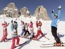 Val di Fassa - Col Rodella - Maestro con bambini
