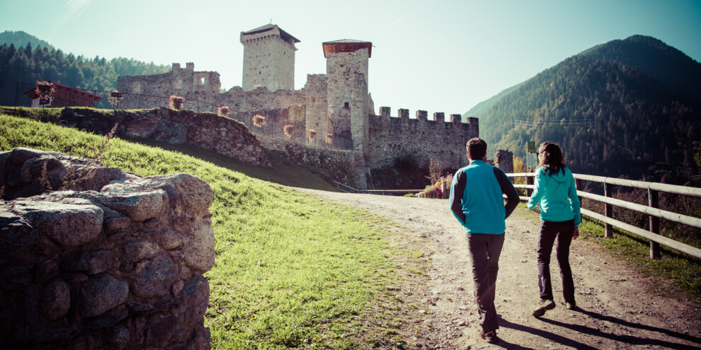 Zeitreise mit dem Zug Trenino dei castelli