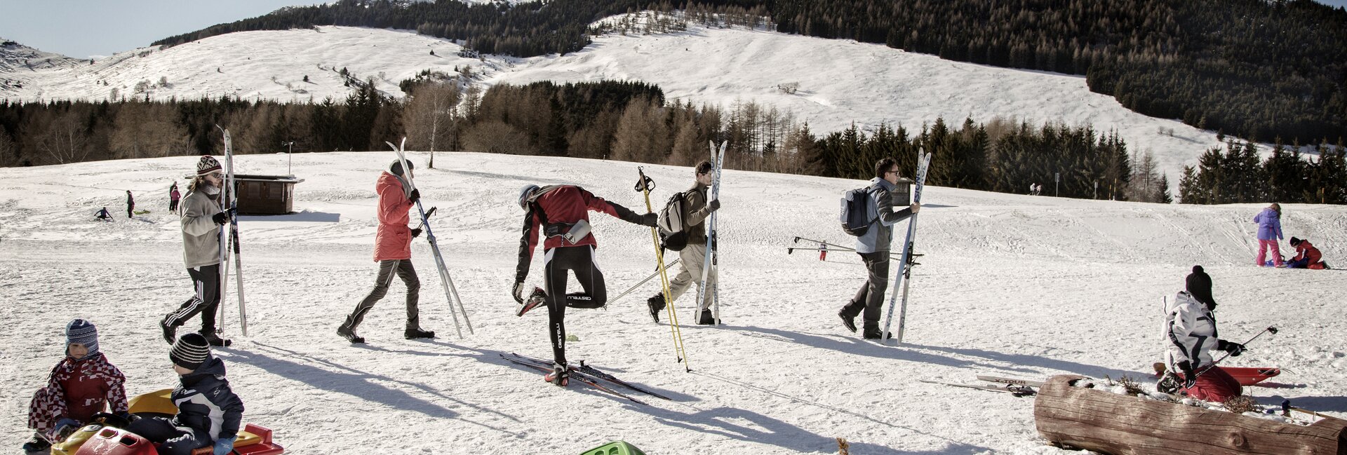 Trento - Monte Bondone - Viote - Sciatori si preparano