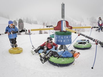Val di Fiemme - Pampeago - Bambini nel kindergarten
