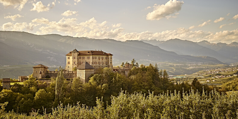 Valle di Non, Vigo di Ton, Castel Thun, panorama