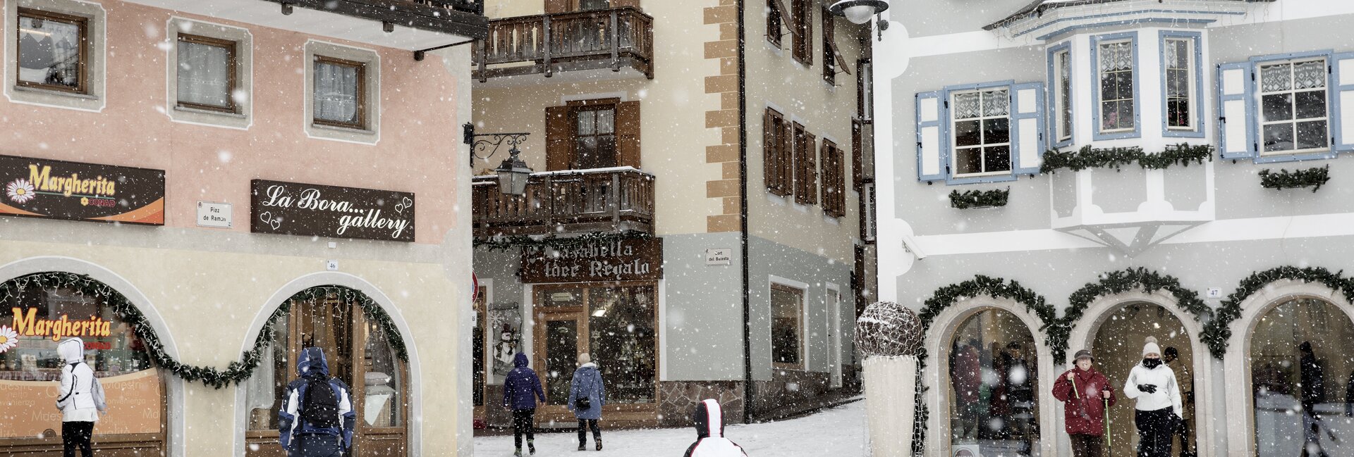 Val di Fassa - Moena - Ambachtelijke winkeltjes en op de typische lokale markten in het centrum