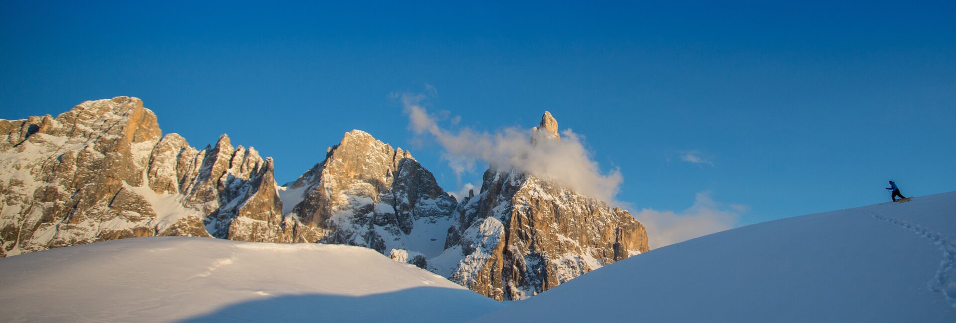 San Martino di Castrozza - Passo Rolle - Sciatore con cane
