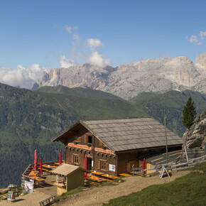 Val di Fassa - Gruppo del Sassolungo - Rifugio Sandro Pertini
