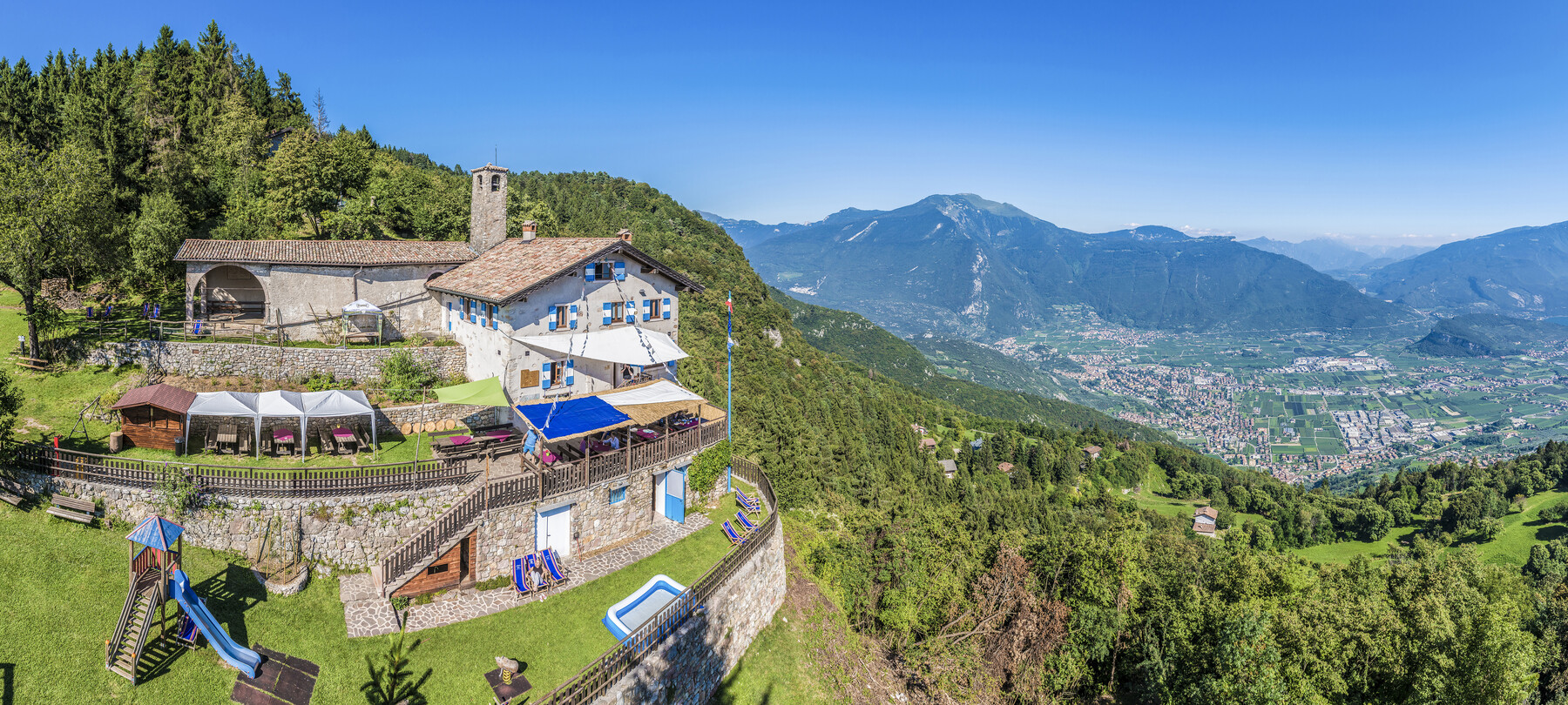 Schon Pläne für das Wochenende? Wie Wäre es mit einem Ausflug ins mittelalterliche Dorf Canale di Tenno?