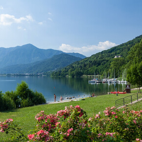 Caldonazzo lake, free beaches and bathing establishments 