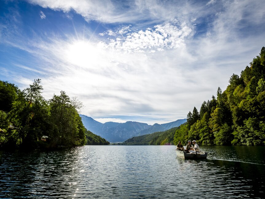 Jezero Levico, jezero obklopené zelení, kde naleznete klid a odpočinek