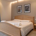 Foto Dvojlůžkový pokoj, sprcha, WC, směrem do zahrady