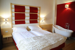 Pokoj 15 – Pozemský ráj