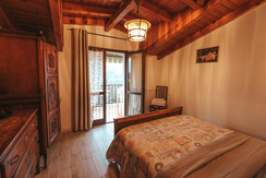 LOW_50_camera 1 45 c copia