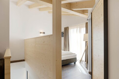 SUIE ILDA DETTAGLIO TRAVI