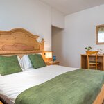  Foto von Familienzimmer mit Balkon