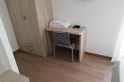 particolare camera 12