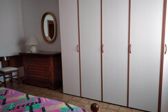 Stanza matrimoniale armadio