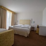  Foto von SUPERIOR Dreibettzimmer