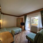  foto van Double room with extra bed - Ladina Comfort