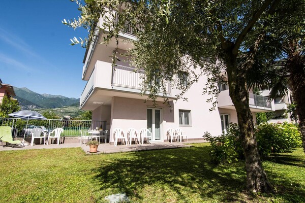 7318a8c9-647e-49ec-8579-cea1805911b6