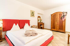 101 - Camera da letto matrimoniale