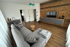 86878024-4D04-4F33-B1B6-8D240AE0DF2A-L0-001