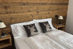 E7878BF2-3E06-481D-A40E-1A72FA23CCEA-L0-001