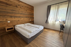 6B557013-FB2F-4A52-906E-7AABA6FDB20D-L0-001