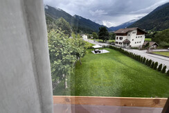 0128425D-635A-440F-B067-E88C8BCF117B-L0-001