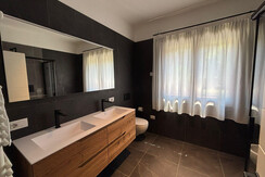 A82DCADC-E17C-480C-9E15-CD6ADFC529A8-L0-001