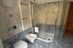 foto bagno doccia e ceramiche