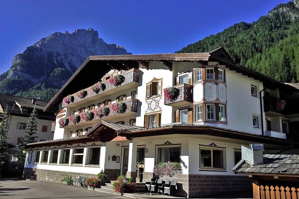 Hotel Arnica - Canazei - Fassatal