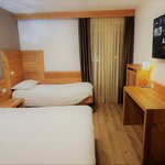  Foto von Dreibettzimmer ÜF