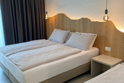 Camera tripla superior