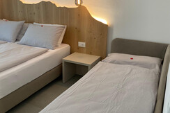 Camera tripla superior