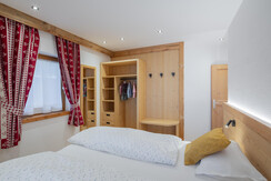 26_G_25_068_0235-HDR