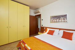 camera-matrimoniale-seeblick-private-garden-riva-g