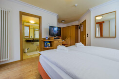 camera-tripla-classic-1