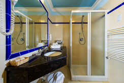 camera-tripla-classic-2