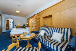 camera-tripla-superior-4