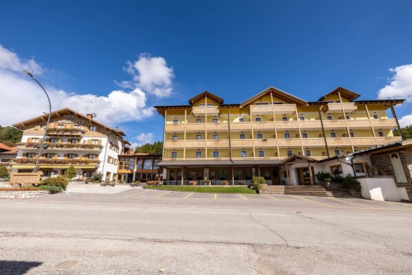 Caminetto Mountain Resort