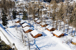 Panoramica chalet inverno giorno