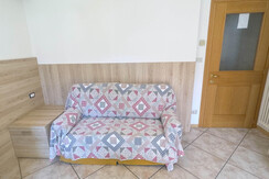 815CA52C-150A-4EA2-8BD2-B738986F8E7D