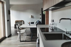 2EACAF61-4790-4FC5-88BD-C9A034419663