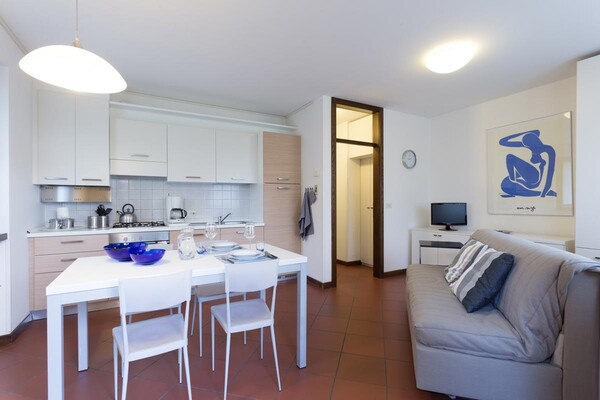 Casa-Floriana-cucina-e-living-01